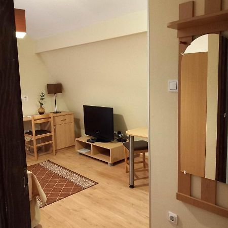 Hotel Kata Panzio Oroszlány Zewnętrze zdjęcie