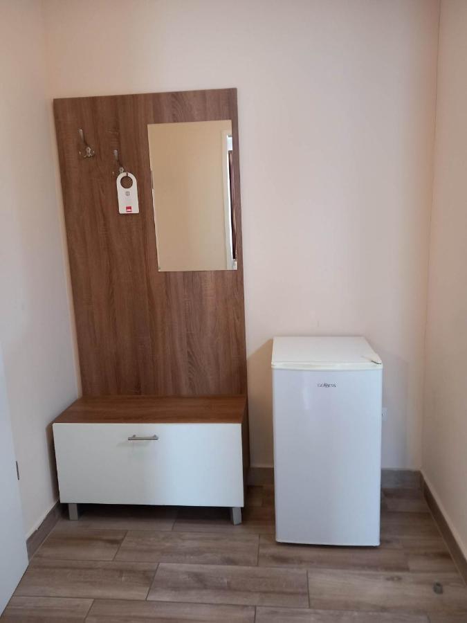 Hotel Kata Panzio Oroszlány Zewnętrze zdjęcie