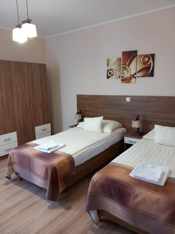 Hotel Kata Panzio Oroszlány Zewnętrze zdjęcie