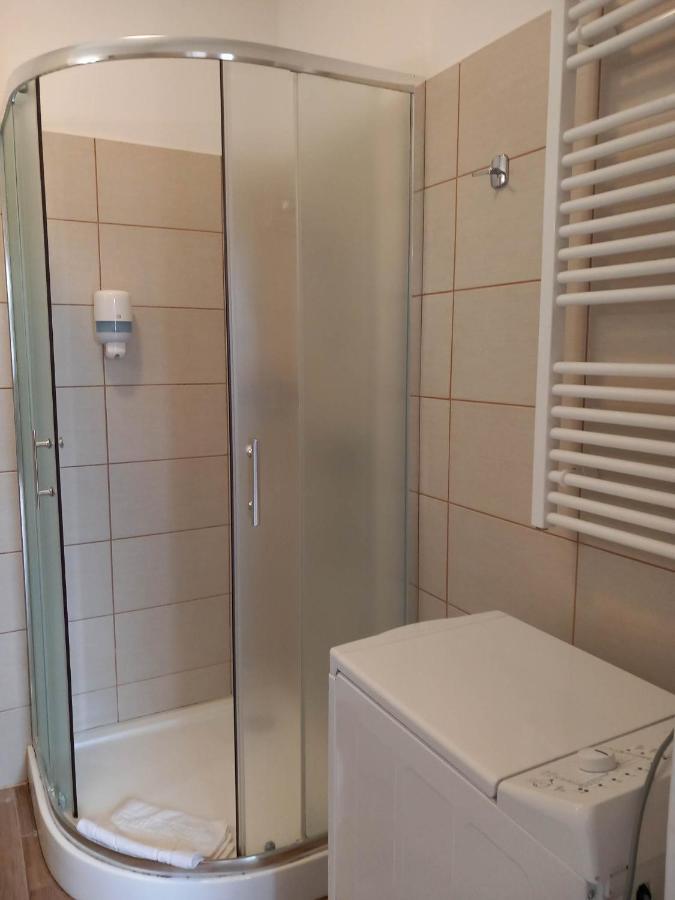 Hotel Kata Panzio Oroszlány Zewnętrze zdjęcie