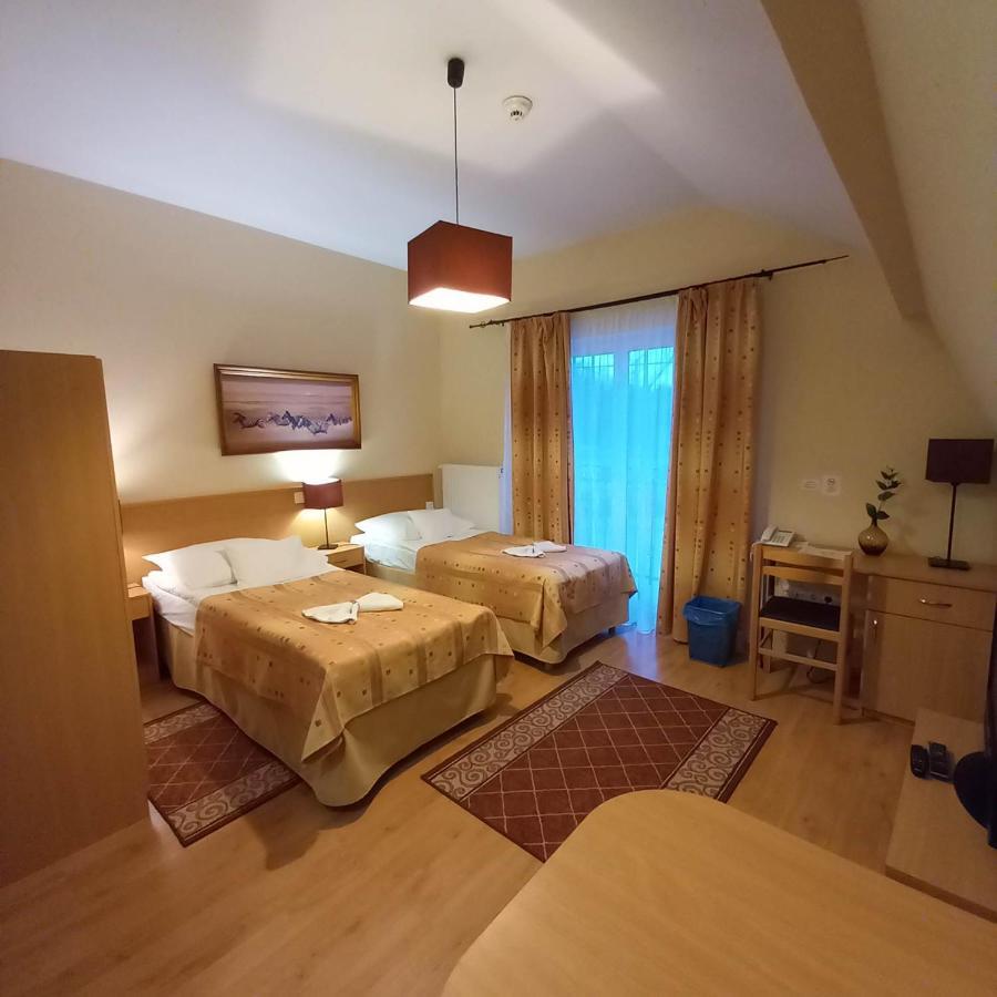 Hotel Kata Panzio Oroszlány Zewnętrze zdjęcie