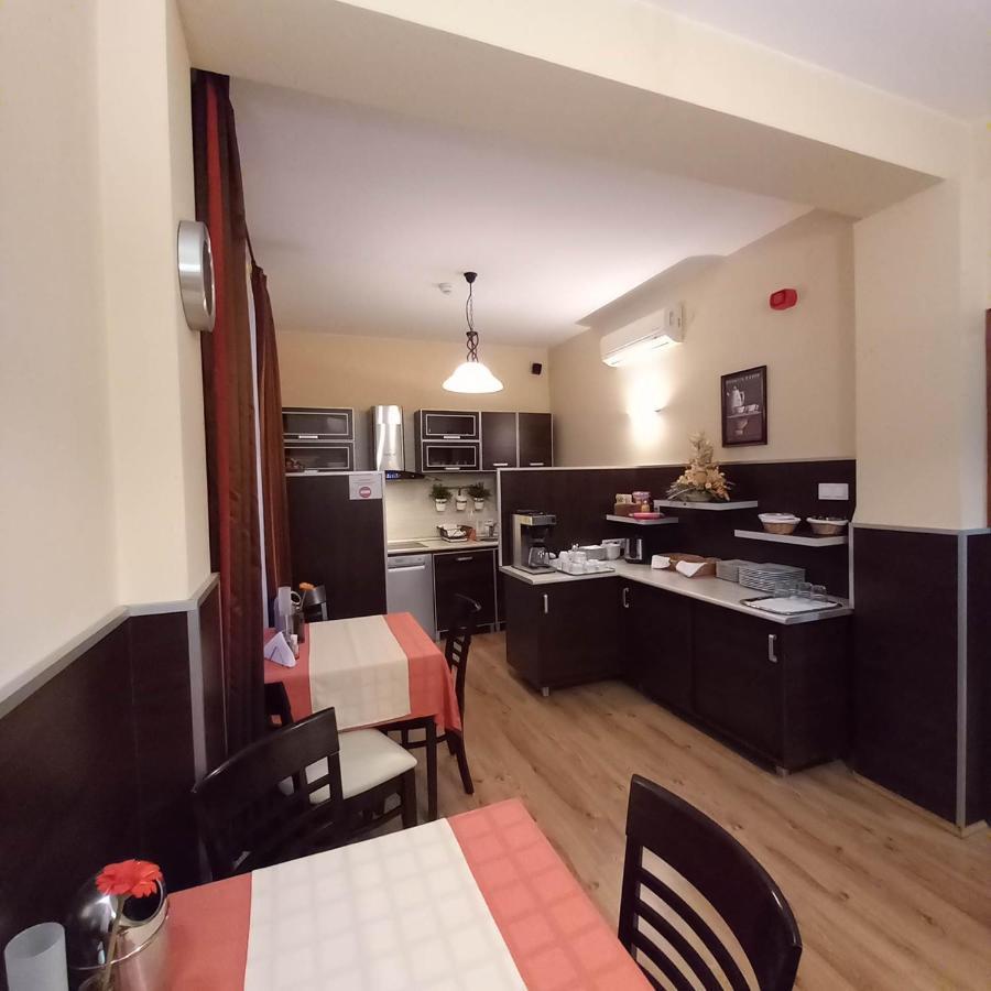 Hotel Kata Panzio Oroszlány Zewnętrze zdjęcie